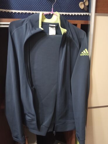 adidas l: Жен.спорт.костюм Adidas original. в отлич.состоянии. Покупали в