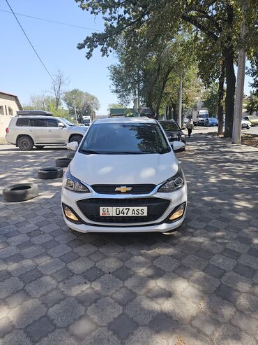 аато в рассрочку: Chevrolet Spark: 2021 г., 1 л, Вариатор, Бензин, Универсал