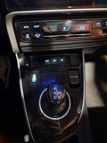 Toyota Corolla: 2021 г., 1.8 л, Автомат, Гибрид, Седан
