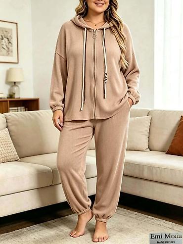 Gornji i donji deo: Komplet za punije
2XL 3XL 4XL
Cena : 3.900 dinara👸 — 3