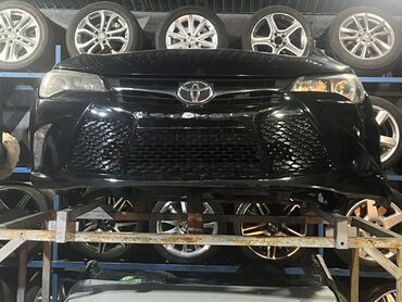Бамперы: Задний Бампер Toyota 2015 г., Б/у, цвет - Черный, Оригинал