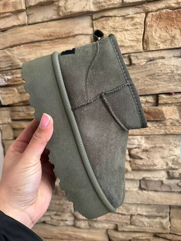 Ugg obuća: Ugg čizme — 24