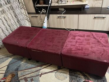 угловой диван с ящиками: Сундук, цвет - Красный, Б/у