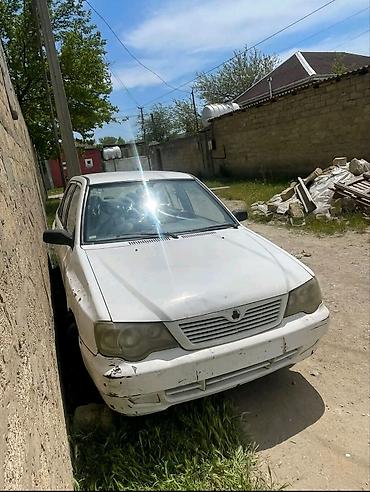 Saipa: Saipa 132 SE sedan - Kuzov: 4 qapılı sedan, ağ rəng - Mühərrik — 8
