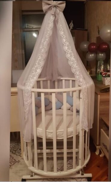 Manejlər: Oğlan və qız üçün, Beşik