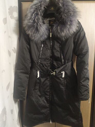 распродажа зимних женских курток со склада: Пуховик, S (EU 36), M (EU 38)