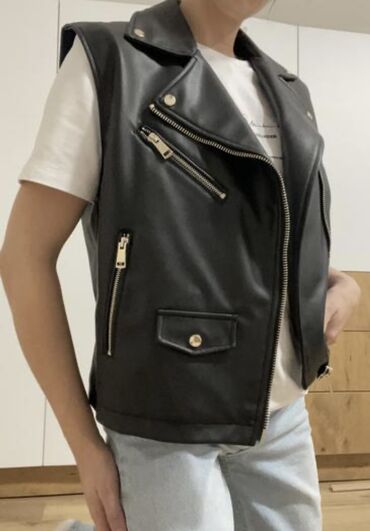 zara prsluk: XS (EU 34), Faux leather, color - Black