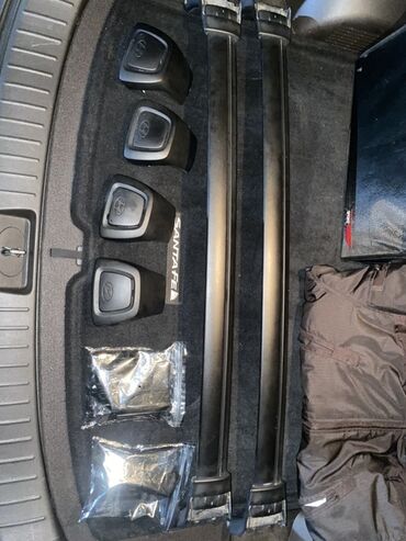 suret qutusu basligi: Hyundai Santa Fe üçün nəzərdə tutulmuş, qara rəngli, iki ədəd yük