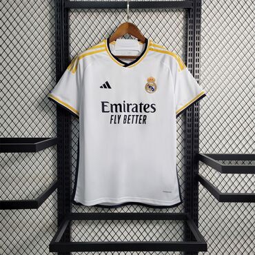 футболка xl: Футбольные формы Реал Мадрид: M, L Боруссия Дортмунд: XL Манчестер