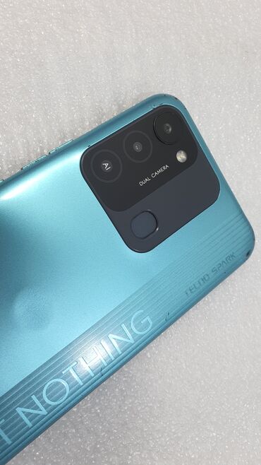 Realme: Tecno Spark 8C, Б/у, 64 ГБ, цвет - Голубой, 2 SIM