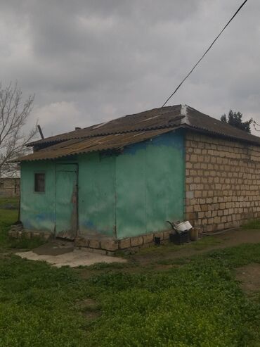 berde rayonunda kiraye evler: 44sot torpaqdır 2ev 1 balaca ev 60 malliq ictimai tolet hamam 44sotda