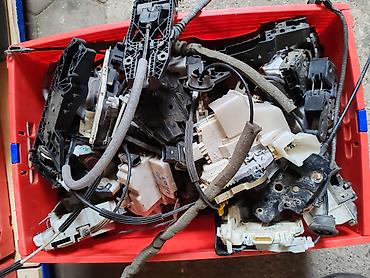 seat: Auto delovi – brave i mehanizmi vrata (VW/Škoda/Seat/Audi) - Velika — 5