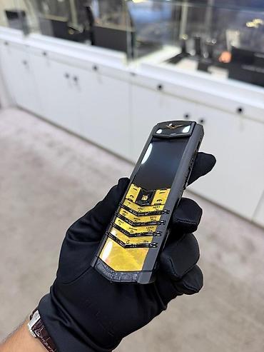 Vertu 4 GB, rəng - Qızılı, Düyməli
