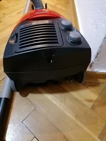 Klasični usisivači: Usisivač Samsung 1600w. Odličan usisivač Papirna kesa Dobro vuče i tih — 9