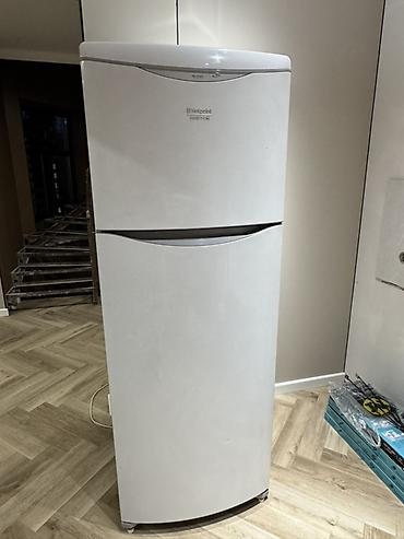 кухонный аристон: Холодильник Hotpoint-Ariston + напольная плита Bosch Холодильник: - — 1