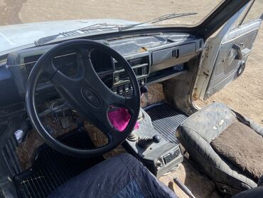 ВАЗ (ЛАДА): ВАЗ (ЛАДА) 4x4 Niva: 1995 г., 1.7 л, Механика, Бензин, Универсал