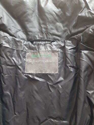 qadin godekceleri: Женская куртка Benetton, M (EU 38), цвет - Черный