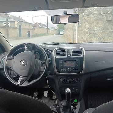 фольксваген пассат 1: Renault Sandero, ağ rəng, hetçbek gövdə. Texniki xüsusiyyət və — 1