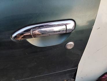Nissan Primera P11 Ниссан Примера П11 левая ручка двери в отличном at lalafo.kg Nissan Primera P11 Ниссан Примера П11 левая ручка двери в отличном