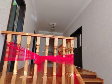 Həyət evləri və villaların satışı: Uşaq otağı və həyəti olan fərdi ev - İki mərtəbəli ağ rəngli fərdi — 16