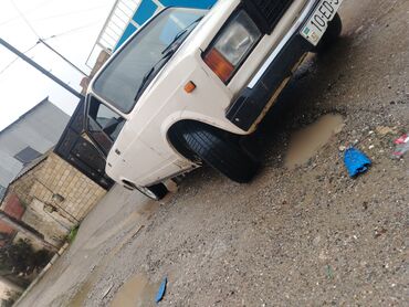 VAZ (LADA): VAZ 2107, ağ rəng, sedan gövdə. Texniki xüsusiyyətlər və təchizat: - — 14