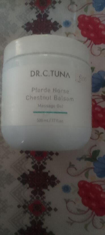 sprej za bubuljice na ledjima: Dr. C. Tuna Pferde Horse Chestnut Balsam, masažni gel u pakovanju od