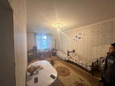 Həyət evləri və villaların satışı: Satılır: Həyət evi Kürdaxanıda Nail marketin yaninda 2 sotda təmirli — 3