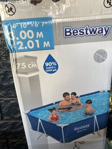 поля фудбол: Прямоугольный каркасный бассейн Bestway Steel Pro предназначен для