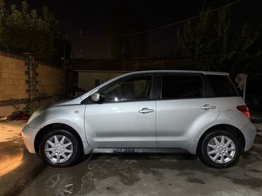 чехол на приус: Toyota ist: 2003 г., 1.3 л, Автомат, Бензин, Хетчбек