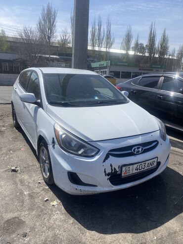 Легковой транспорт: Сдаю в аренду: Легковое авто, Под такси
