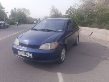 Toyota: Toyota Vitz / Platz / Yaris / Echo: 2001 г., 1.5 л, Автомат, Бензин, Седан