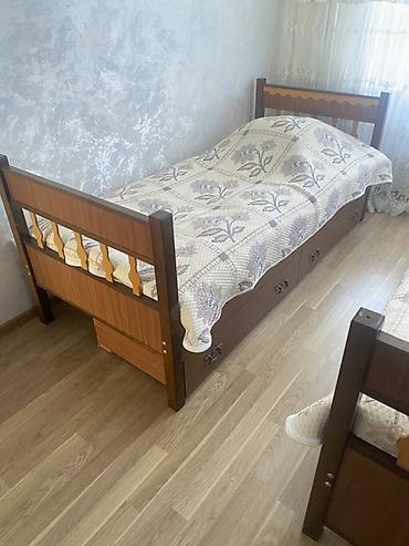 cüt kravatlar: Taxta tək nəfərlik çarpayılar – 2 ədəd - Material: möhkəm ağac — 2