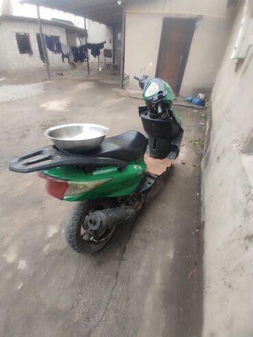 электро квадроцикл купить: Скутер түрү 180 куб. см, Бензин, Колдонулган