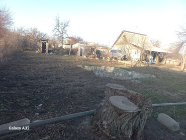 Продажа домов: 4 сотиктен 2 участок сатылат 2 комнат времянкасы менен баасы 30 0000$