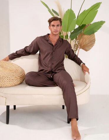 виды мужской одежды: Пижама мужская. Размер S очень мягкая ткань 60% бамбук 40% вискоза