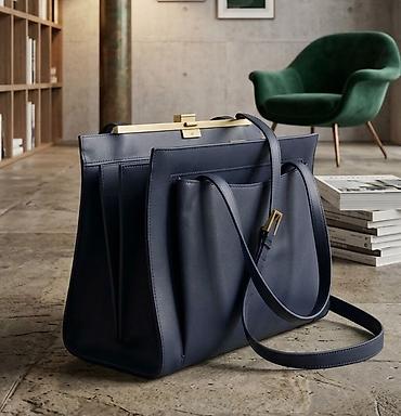 manual torbe akcija: Elegantna kožna torba – tamnoplava - Materijal: glatka prirodna koža — 1