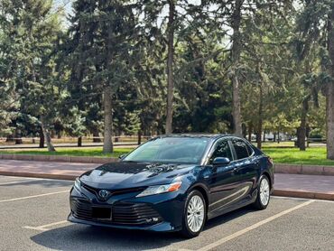 авто расурочка: Toyota Camry: 2020 г., 2.5 л, Автомат, Гибрид, Седан