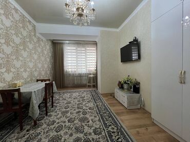 срочно продаётся квартира в районе ошского рынка: 1 комната, 42 м², Элитка, 4 этаж, Евроремонт