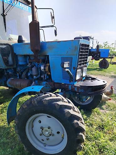 Traktorlar: Belarus MTZ traktoru - Güclü dizel mühərrik, mexaniki sürətlər qutusu — 4