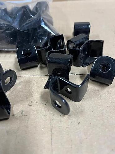 Ostali nameštaj: Metalni nosači za police – U obliku „U“, crni - Materijal: metal — 1