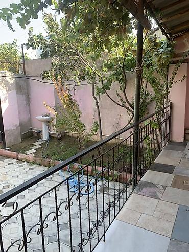 Həyət evləri və villaların satışı: 3 otaqlı, 70 kv. m, Orta təmir — 33