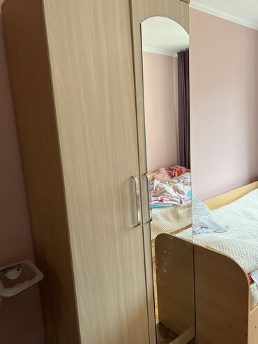 шкаф для детского сада: Спальный гарнитур, Шкаф, цвет - Бежевый, Б/у