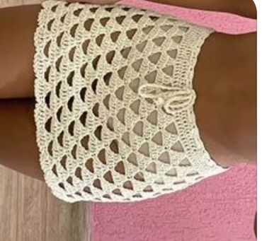 Ətəklər: Makrame toxunuşlu, ağ rəngdə qısa ətək. Bu ətək kəmər hissəsində iplə — 8