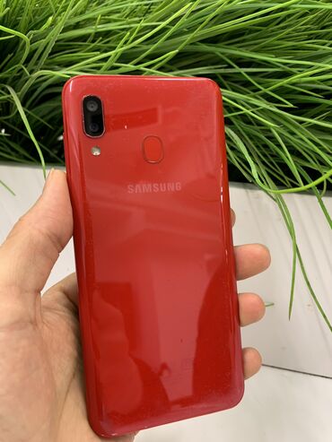strong: Samsung A20, Б/у, 32 ГБ, цвет - Красный, 2 SIM
