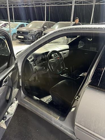 желмайан бензин: Mercedes-Benz E-Class: 2001 г., 3.2 л, Автомат, Бензин, Седан — 6