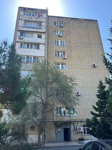 Bakı, 4-cü mikrorayon, 3 otaqlı, Köhnə tikili, m. Memar Əcəmi, 75 kv. m — 2