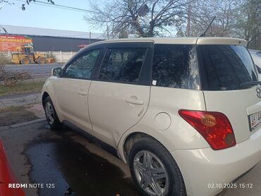 срочно продам авто в связи с переездом: Toyota ist: 2004 г., 1.3 л, Автомат, Бензин, Хэтчбэк