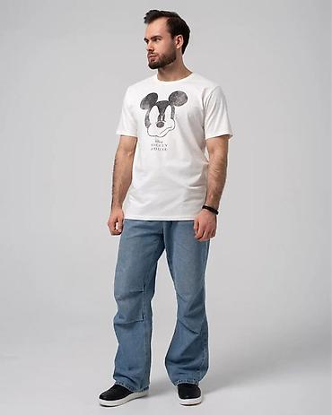 Футболки: Продаю комплект из трёх стильных футболок в отличном состоянии — 9