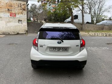 Toyota: Toyota Prius: 1.5 l | 2016 il Hetçbek — 8