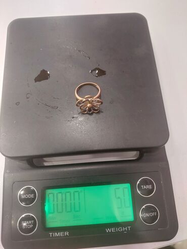 Кольца: Продаю золотое кольцо 585 пробы есть элементы белого золота